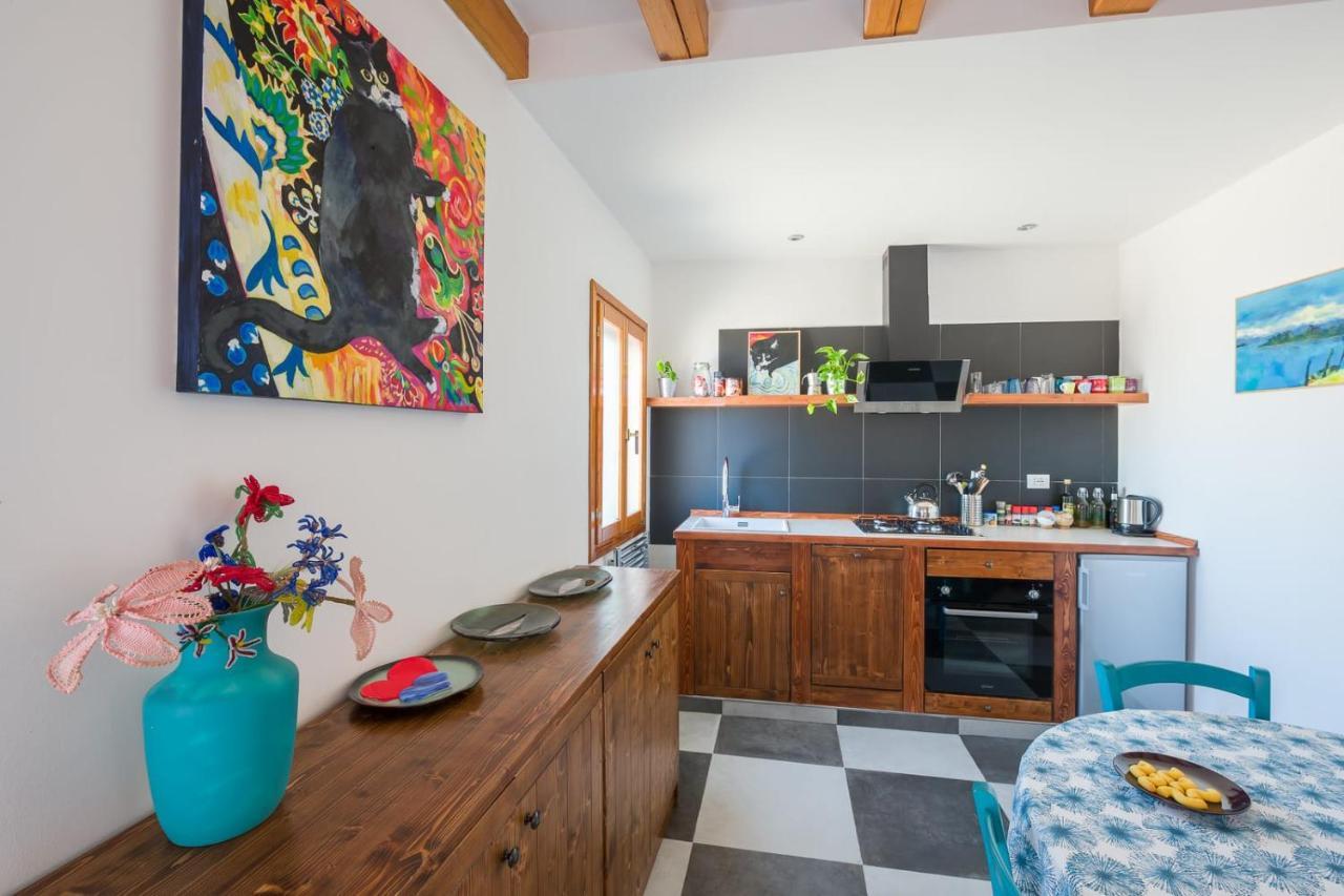 Night Galleria Holiday Home - Bed & Art In Burano - The Pink House Exterior photo