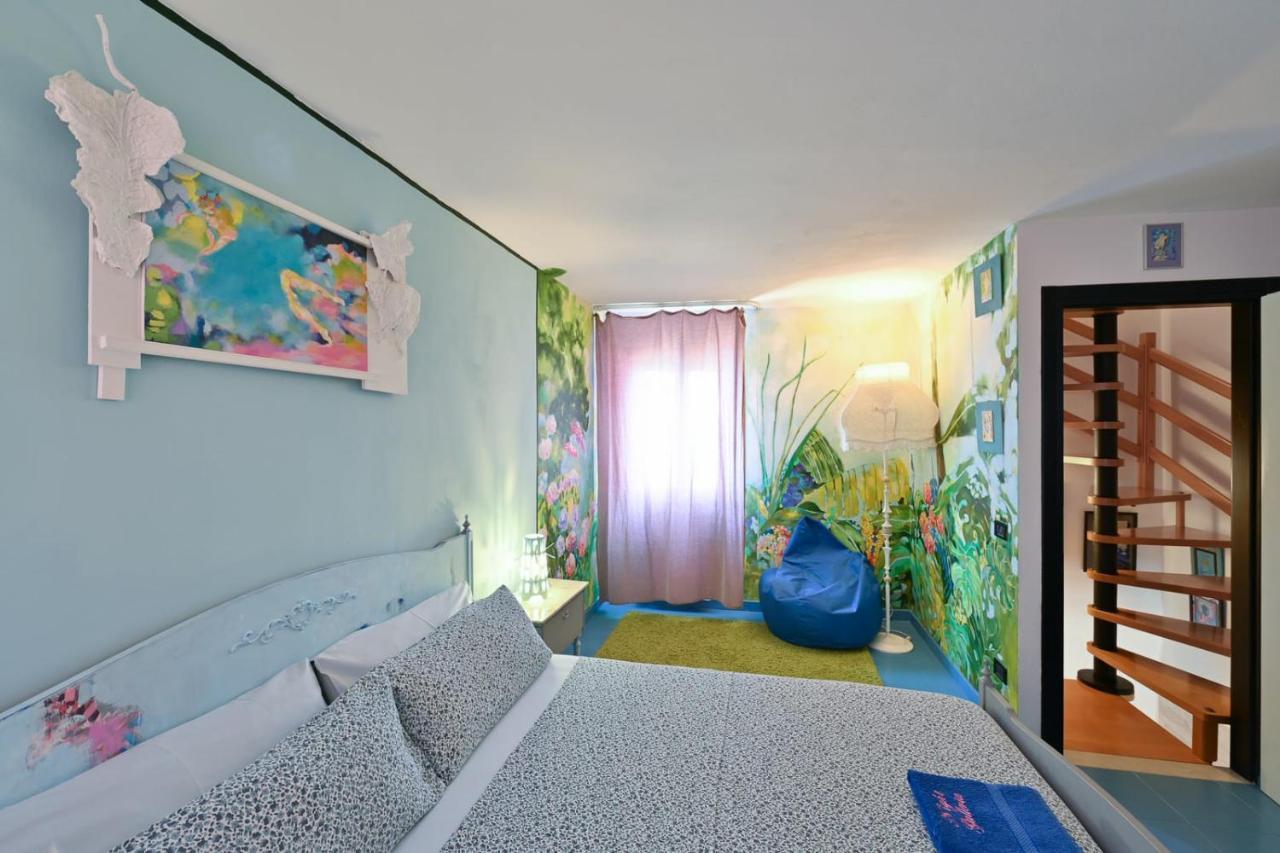 Night Galleria Holiday Home - Bed & Art In Burano - The Pink House Exterior photo